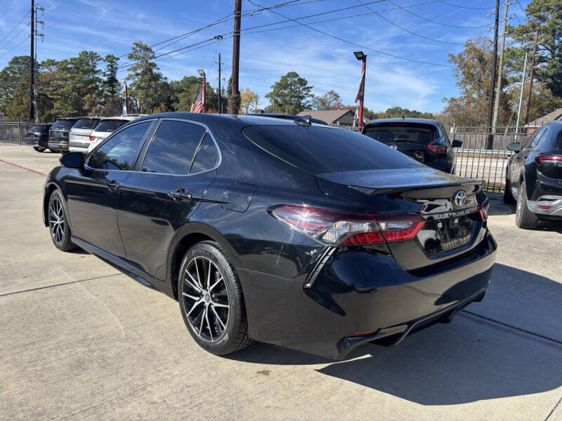 2022 Toyota Camry SE