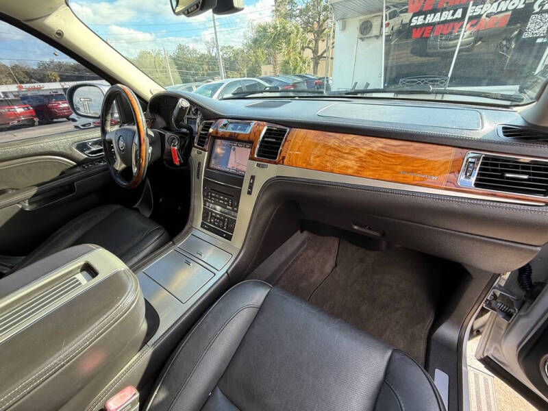 2013 Cadillac Escalade Platinum Edition