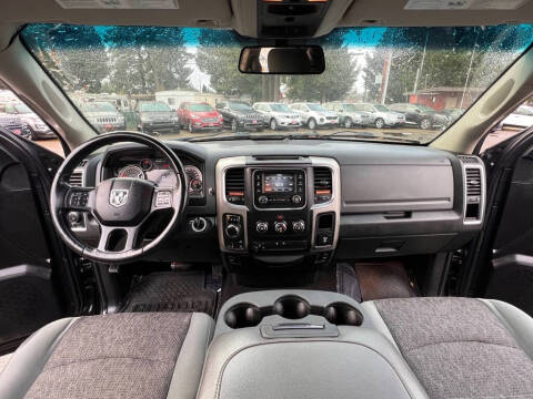 2015 RAM 1500 SLT