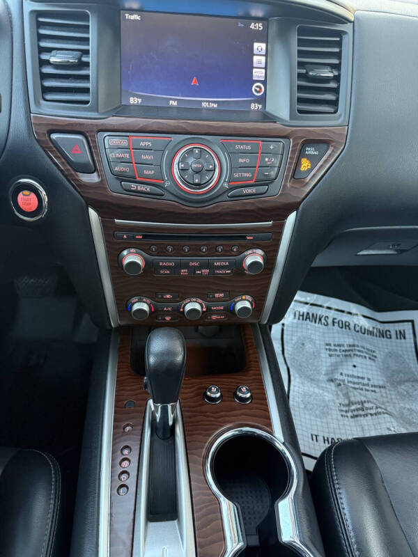 2017 Nissan Pathfinder Platinum