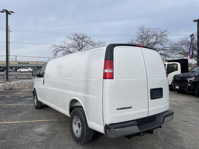 2025 Chevrolet Express 3500