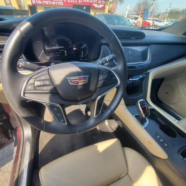 2017 Cadillac XT5 Luxury