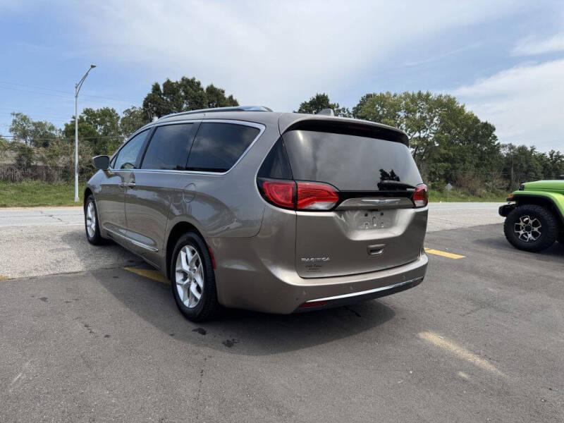 2018 Chrysler Pacifica Touring L