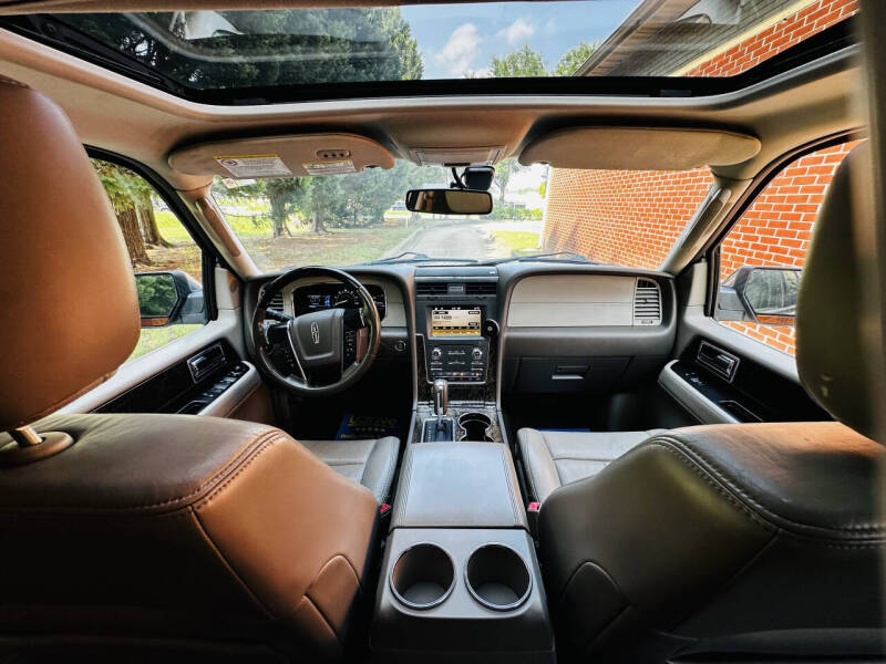 2016 Lincoln Navigator Select