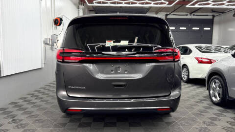 2021 Chrysler Pacifica Touring L