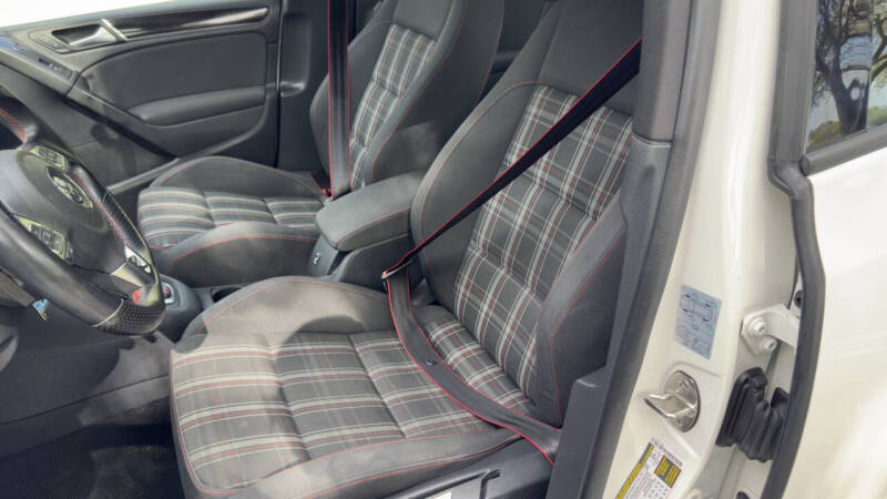 2013 Volkswagen GTI Wolfsburg Edition