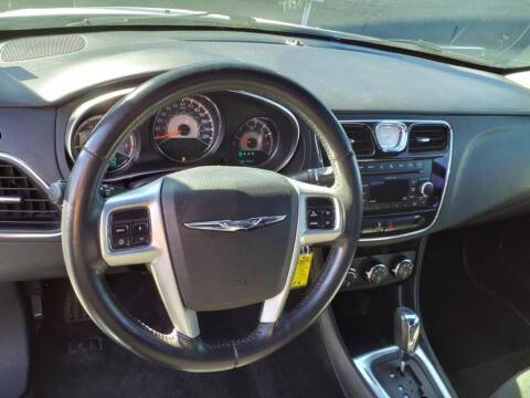 2011 Chrysler 200 Touring