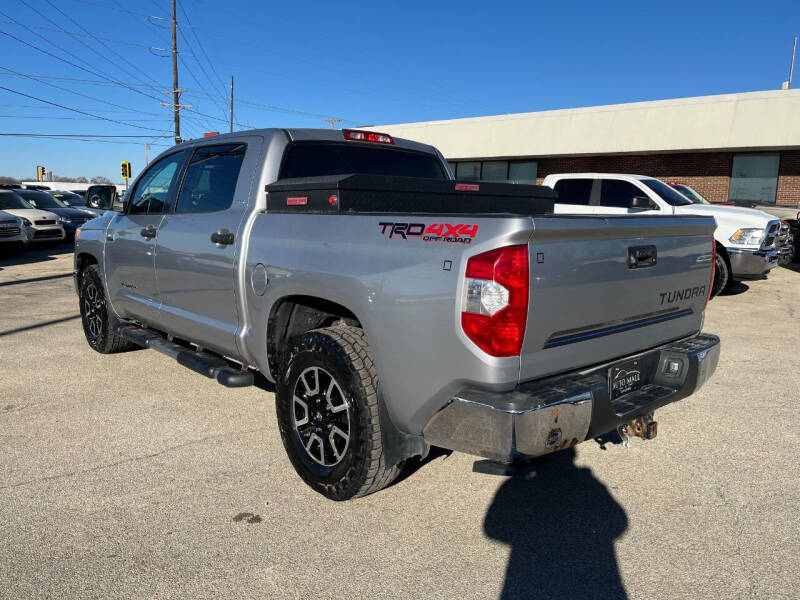 2016 Toyota Tundra SR5 photo 10