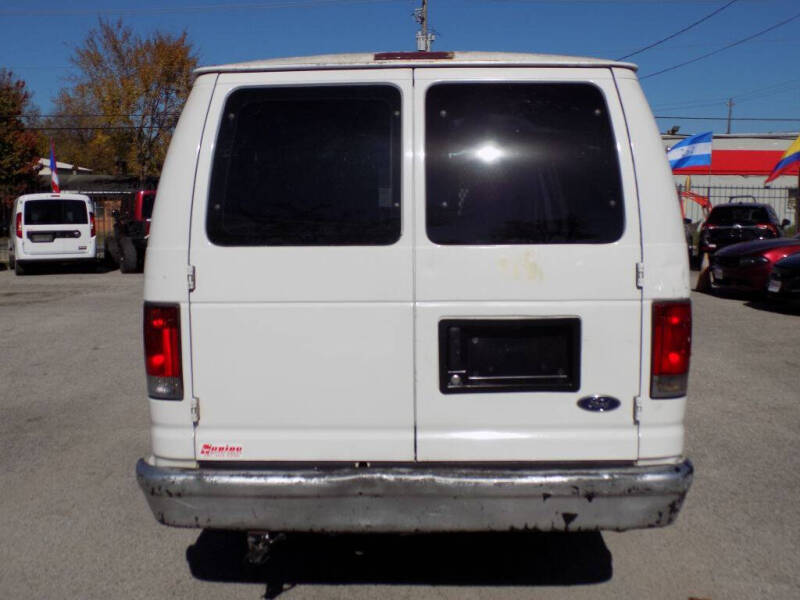 2005 Ford E-Series E-250