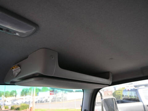 2024 Isuzu NPR HD 1F2