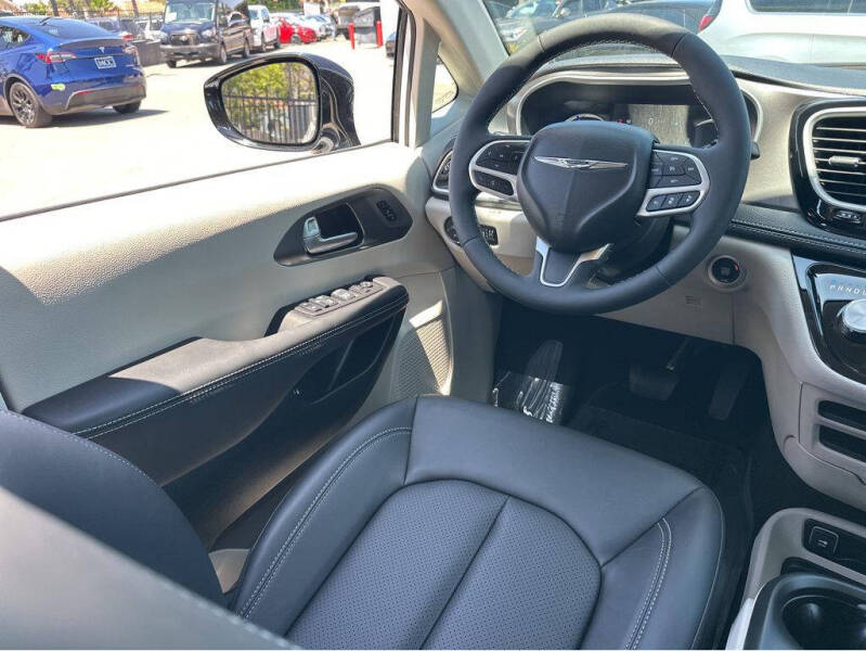 2024 Chrysler Pacifica Plug-In Hybrid