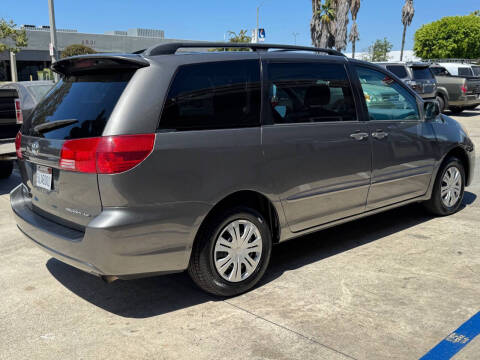 2005 Toyota Sienna LE 7 Passenger
