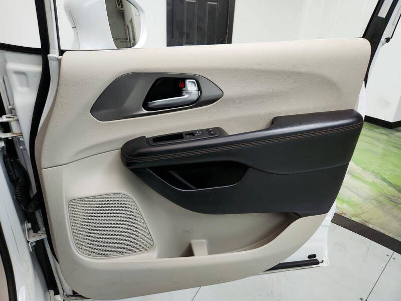 2020 Chrysler Pacifica Touring L Plus