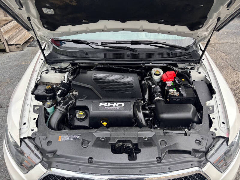 2018 Ford Taurus SHO