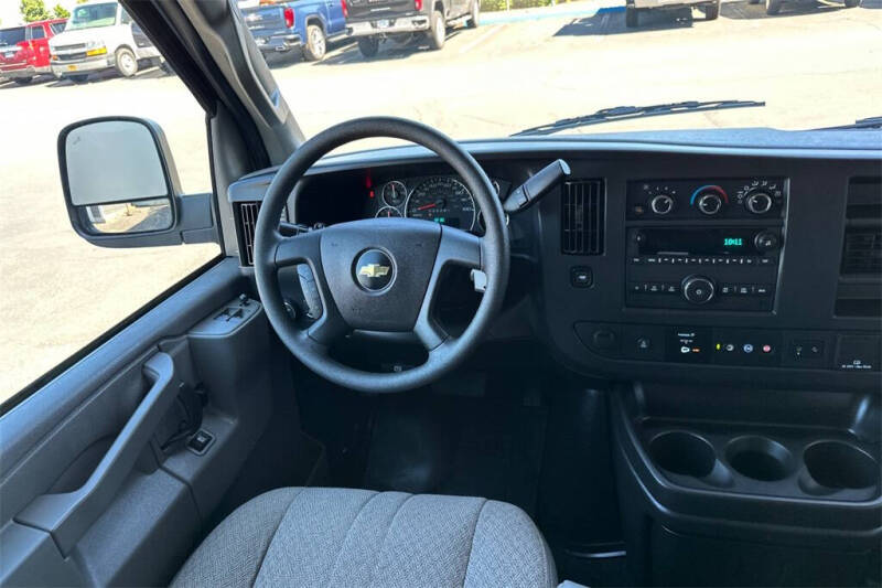 2024 Chevrolet Express LT 3500