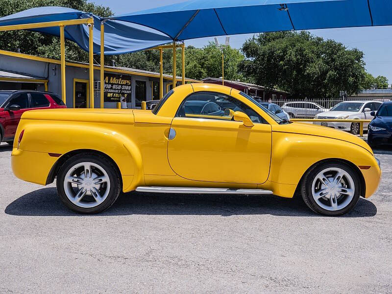 2004 Chevrolet SSR LS
