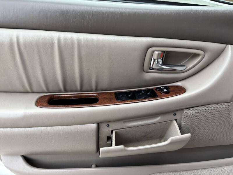 2004 Toyota Avalon XLS