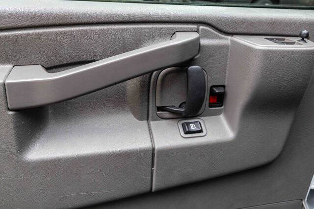 2023 GMC Savana 2500