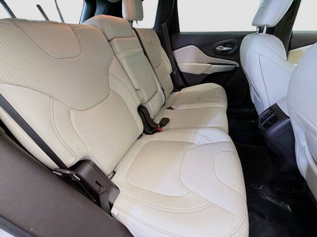 2017 Jeep Cherokee Overland