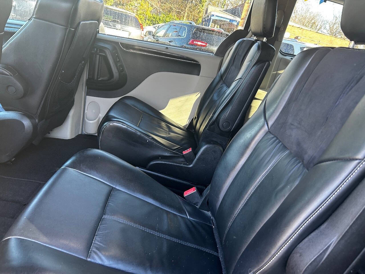 ChryslerTown and Country7