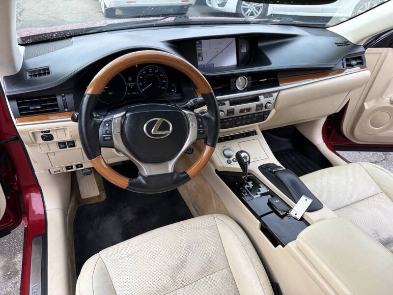 2014 Lexus ES 300h