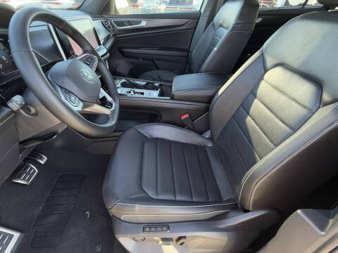 2026 Volkswagen Atlas Cross Sport SEL R-Line Black 4Motion