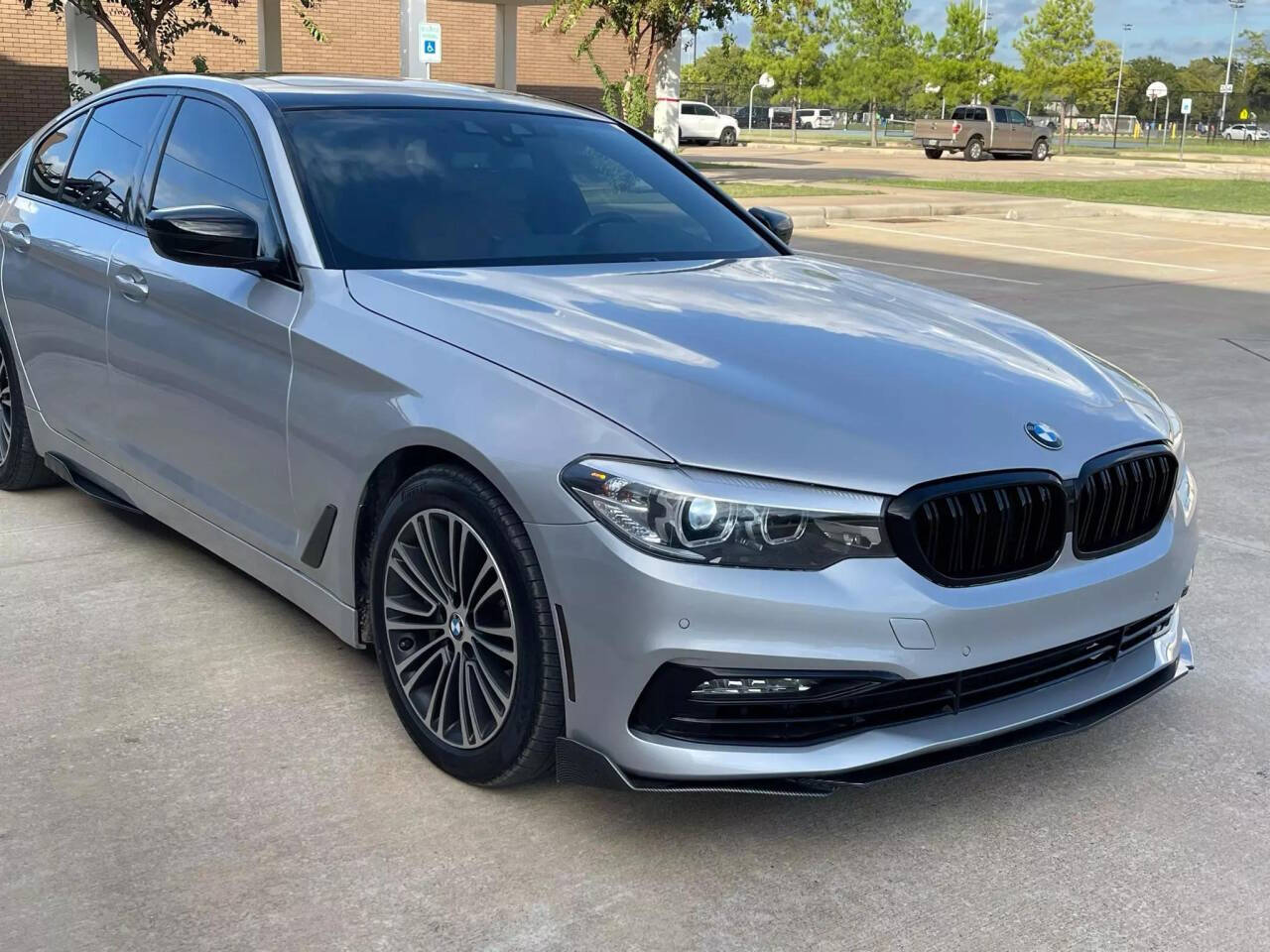 2019 BMW 5 Series for sale at MOTOR VILLAGE LLC in Houston, TX