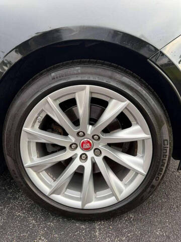 2017 Jaguar F-TYPE Premium