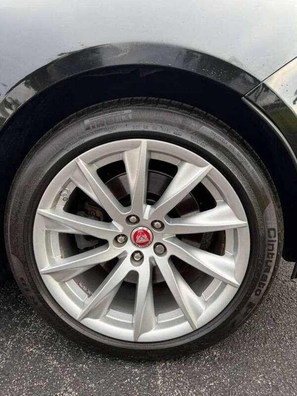 2017 Jaguar F-TYPE Premium