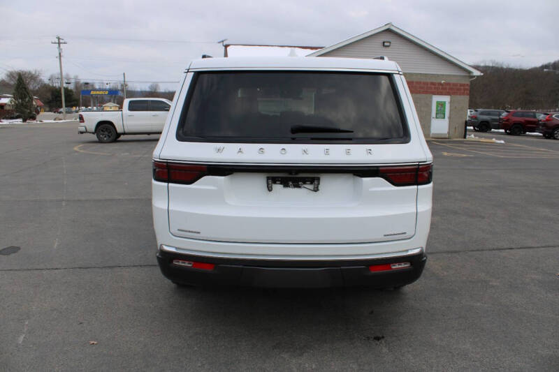 2022 Jeep Wagoneer Series III