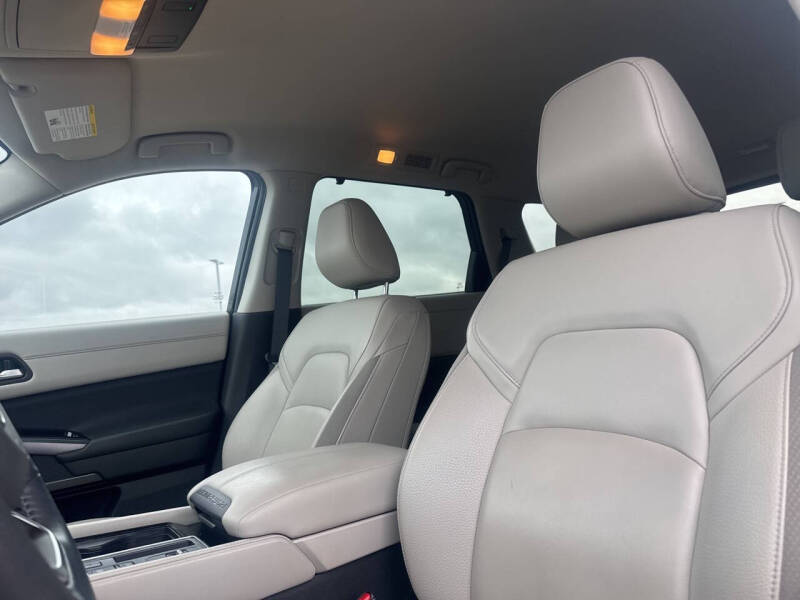 2024 Nissan Pathfinder SL