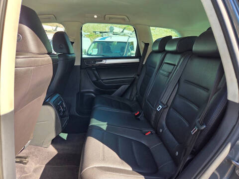 2015 Volkswagen Touareg V6 Sport