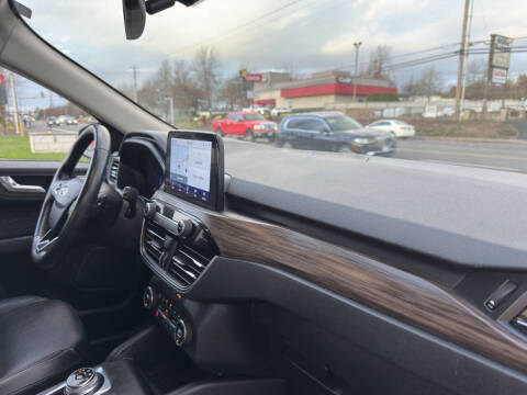 2020 Ford Escape Titanium