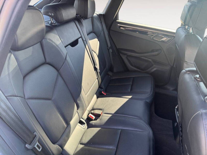 2023 Porsche Macan T