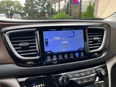 2017 Chrysler Pacifica Touring-L Plus