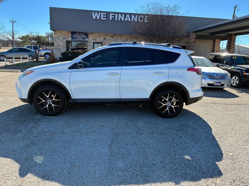 2017 Toyota RAV4 SE