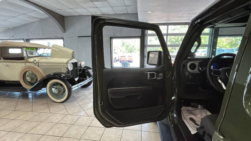 2024 Jeep Wrangler Sahara 4xe