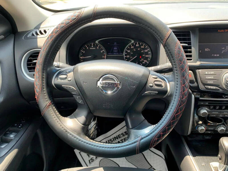 2019 Nissan Pathfinder SV