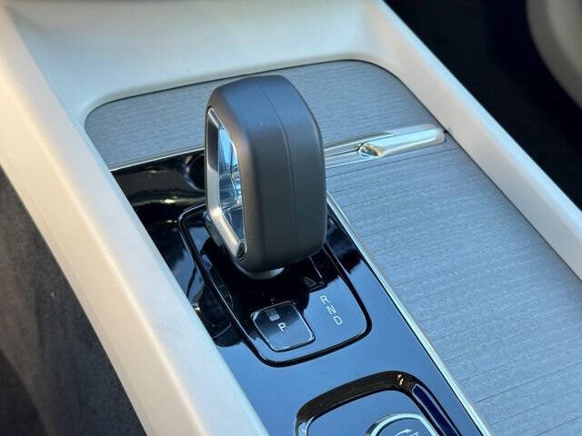 2025 Volvo XC60 T8 Plus Dark Theme