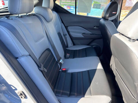 2022 Nissan Kicks SR