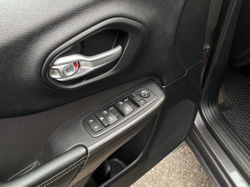 2016 Jeep Cherokee Sport Altitude