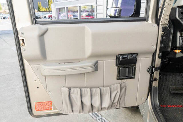 2000 AM General Hummer 19