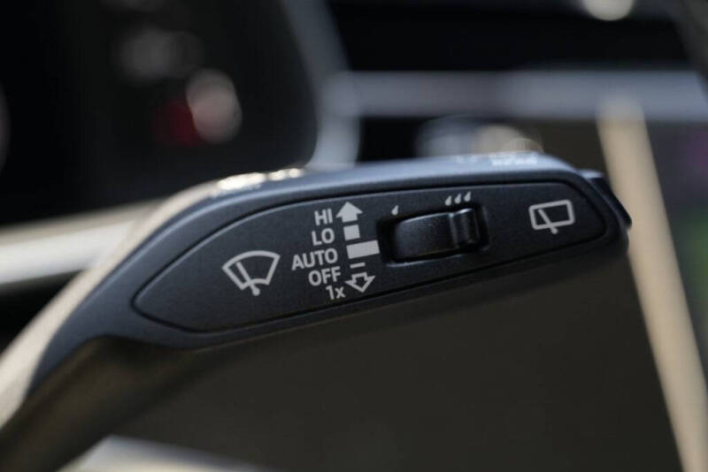 2022 Audi SQ7 4.0T quattro Premium Plus