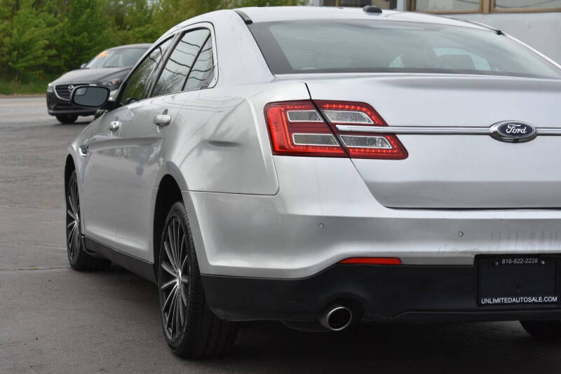 2015 Ford Taurus SEL