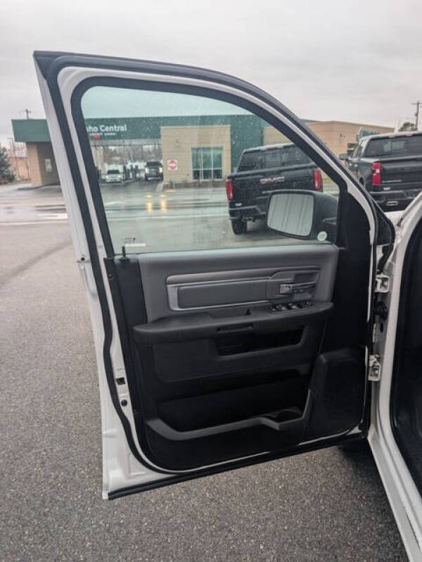 2022 RAM 1500 Classic SLT