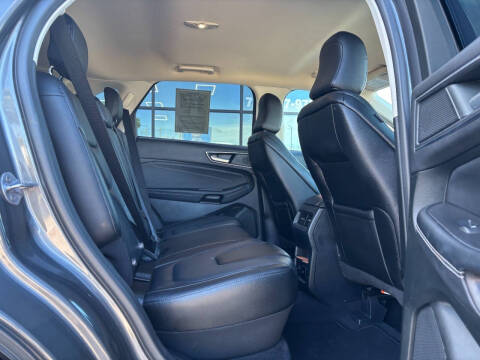 2022 Ford Edge Titanium