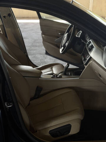 2012 BMW 3 Series 328i