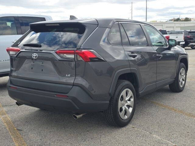 2022 Toyota RAV4 LE
