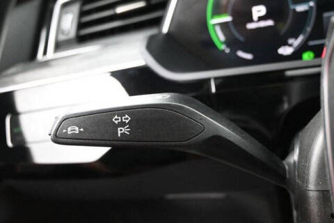 2022 Audi e-tron quattro Premium Plus