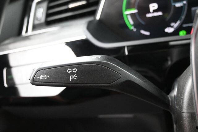 2022 Audi e-tron quattro Premium Plus
